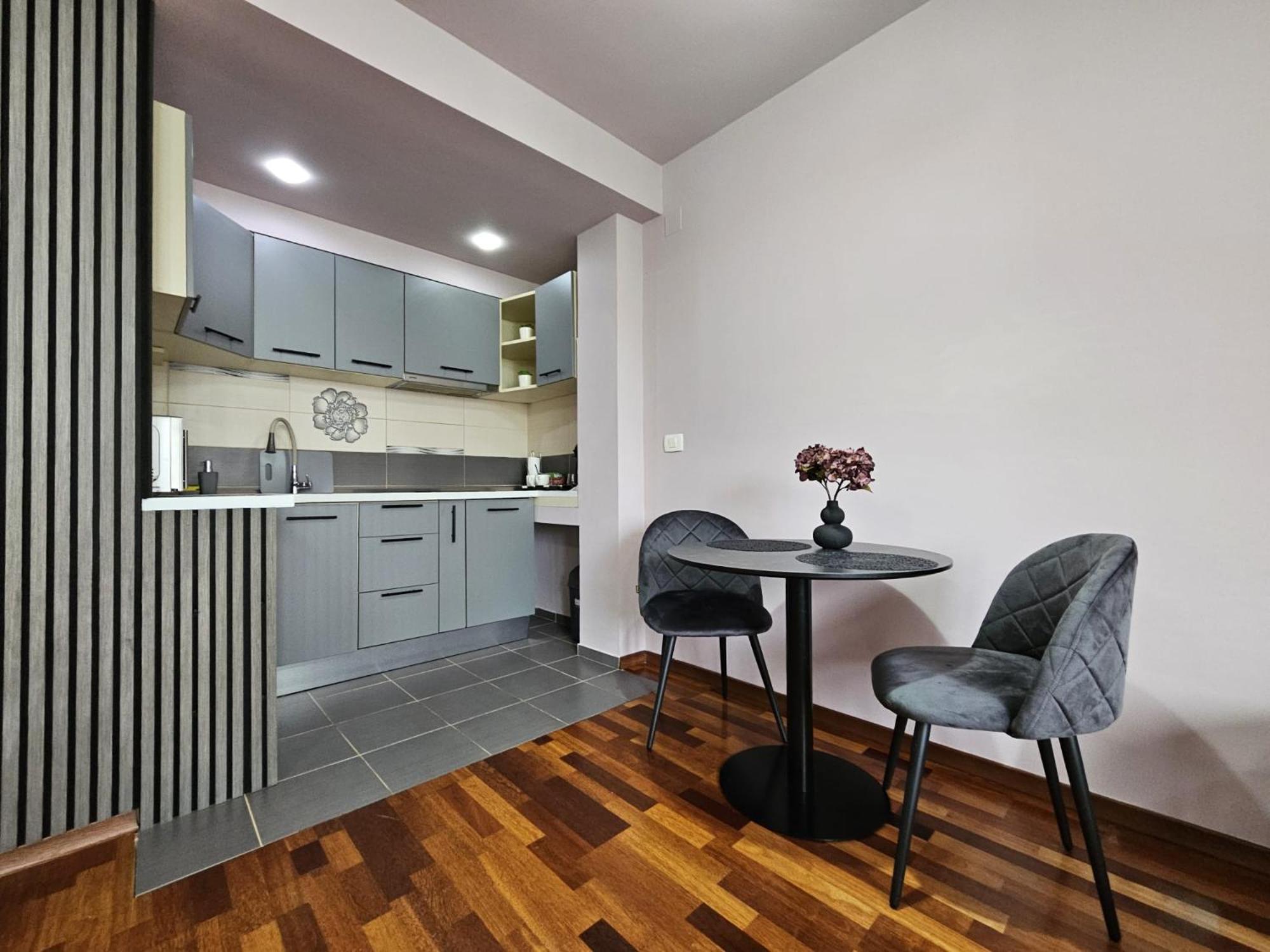 Central Sweet Apartment Self Check-In Timisoara Ngoại thất bức ảnh